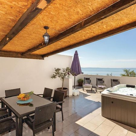 2 Bedroom Cozy Apartment In Makarska Exterior photo
